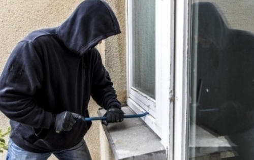 Bắt nhóm đối tượng chuyên đột nhập cơ quan, trường học trộm tài sản