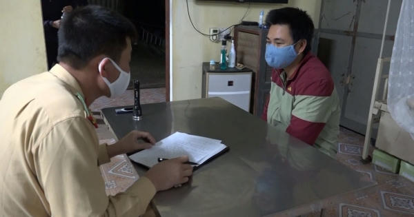 Bắt giữ cát tặc trên sông Kinh Môn mùa dịch covid 19 ở Hải Dương