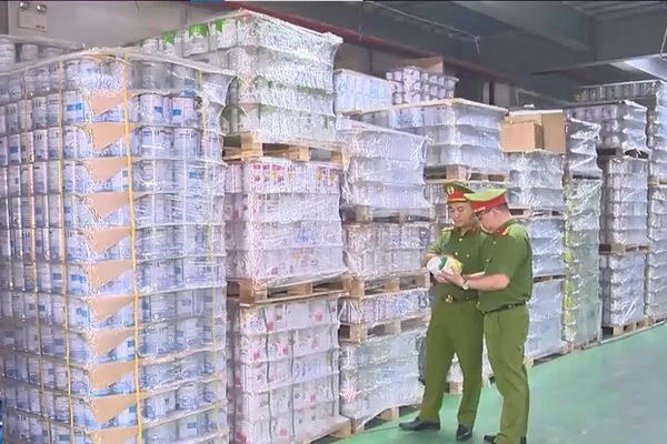 Hà Nội thành lập đoàn kiểm tra đột xuất việc sản xuất, kinh doanh sữa