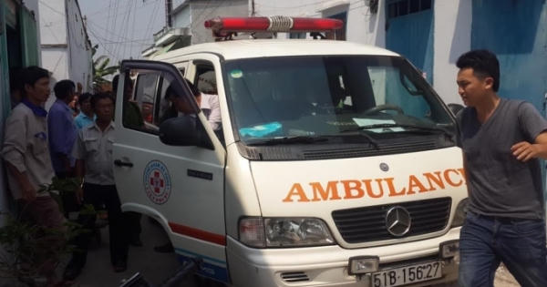 Chủ nhà trọ bị điện giật chết lúc đang sửa bồn nước