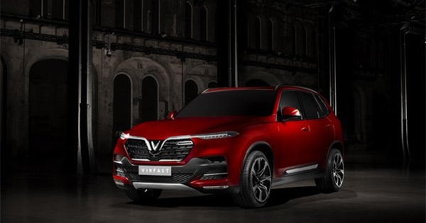 Tự hào quốc kỳ Việt Nam lần đầu xuất hiện tại Paris Motor Show