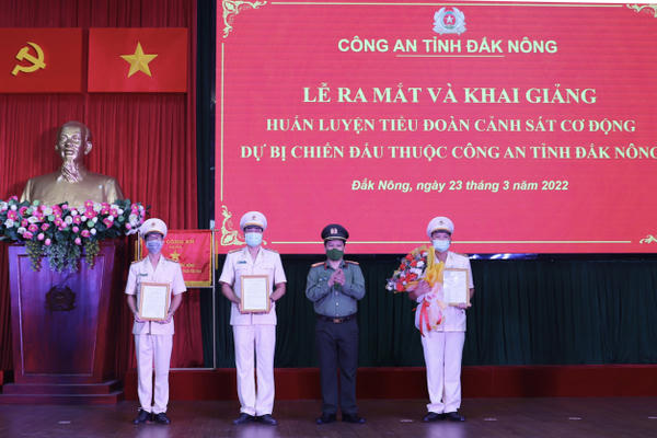 Công an tỉnh Đắk Nông khai giảng huấn luyện Tiểu đoàn Cảnh sát cơ động dự bị chiến đấu