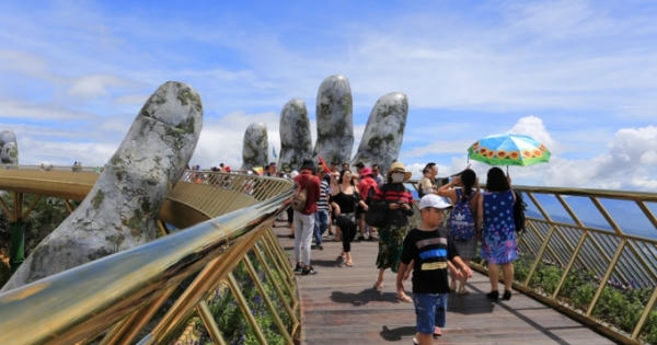 “Sứ giả cầu Vàng” và câu chuyện về sự kết nối