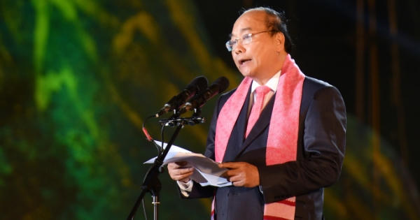 "Để thổ cẩm của chúng ta bay xa ra ngoài lãnh thổ Việt Nam"