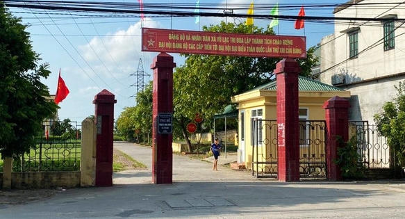 Thái Bình: Đình chỉ công tác chủ tịch HĐND xã bị bắt quả tang đánh bạc tại nhà công an viên