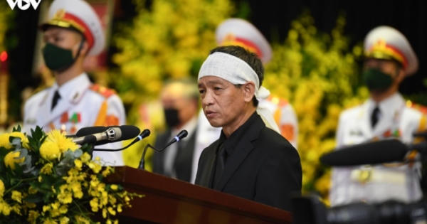 Xúc động lời tiễn biệt của con trai nguyên Tổng Bí thư Lê Khả Phiêu Xúc động lời tiễn biệt của con trai nguyên Tổng Bí thư Lê Khả Phiêu