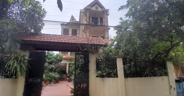 Nguy cơ mất đất vì cho người thân mượn “sổ đỏ”