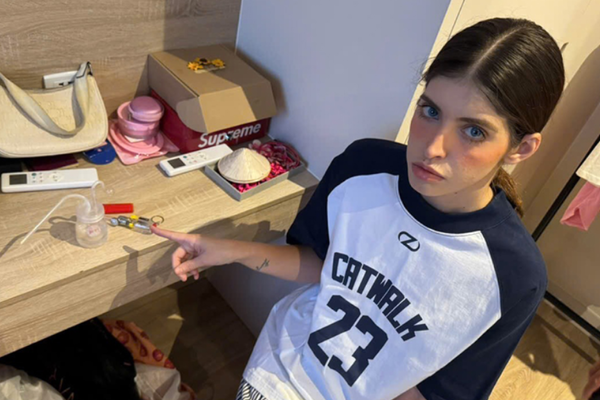 Khởi tố, bắt giam ca sĩ Chi Dân, người mẫu An Tây và ‘cô tiên’ từ thiện Nguyễn Đỗ Trúc Phương vì tổ chức sử dụng ma túy Khởi tố, bắt giam ca sĩ Chi Dân, người mẫu An Tây và ‘cô tiên’ từ thiện Nguyễn Đỗ Trúc Phương vì tổ chức sử dụng ma túy