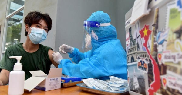Hà Nội yêu cầu rà soát, tiếp tục phủ vaccine ngừa COVID-19 trong tháng 2
