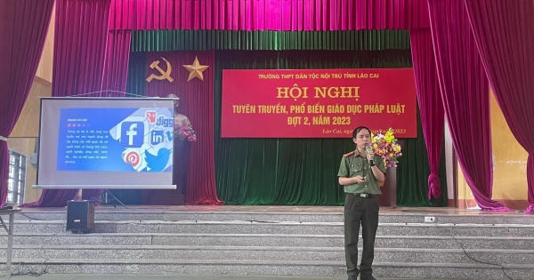 Công an tỉnh Lào Cai tuyên truyền, phổ biến giáo dục pháp luật cho học sinh