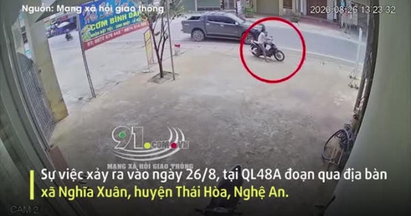 Video: Kinh hoàng cảnh người đàn ông bị nhóm côn đồ truy đuổi, tấn công phải bỏ chạy thục mạng