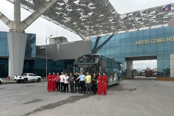 Quảng Ninh: Khởi động tuyến vận chuyển hành khách qua cầu Bắc Luân II Quảng Ninh: Khởi động tuyến vận chuyển hành khách qua cầu Bắc Luân II