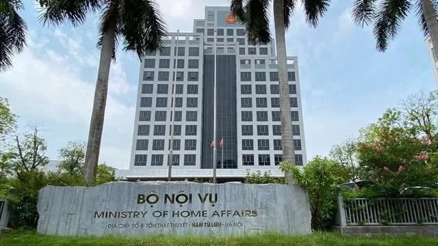Cán bộ, công chức nam đang nuôi con nhỏ thì chưa xem xét xử lý kỷ luật