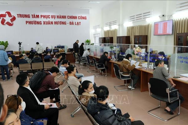 Nghiêm cấm tổ chức liên hoan, chúc mừng nhận chức, lên chức liên quan đến sắp xếp, hợp nhất đơn vị hành chính