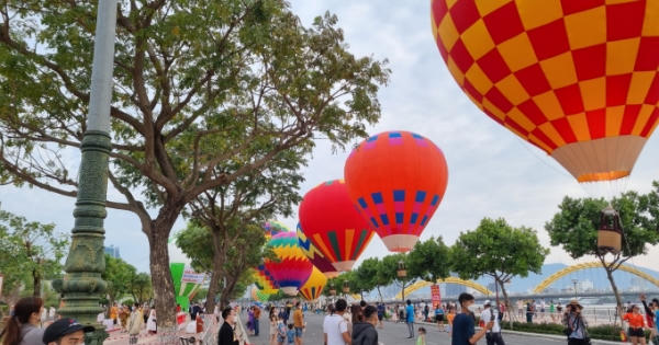Đà Nẵng: Đôi bờ sông Hàn rực rỡ trong ngày hội khinh khí cầu