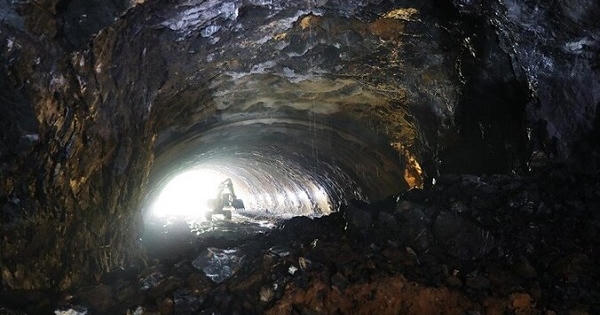 Thông hầm trên đường bao biển nối Hạ Long và Cẩm Phả