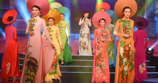 BST áo dài độc đáo “12 chú khỉ” của NTK Tuấn Hải