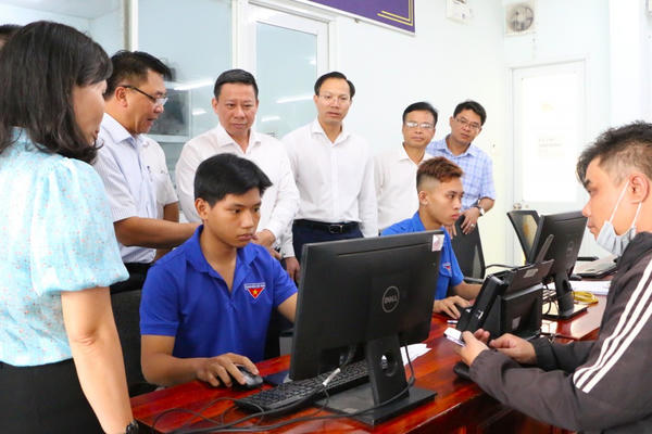 Tây Ninh vượt chỉ tiêu về cung cấp dịch vụ công trực tuyến toàn trình