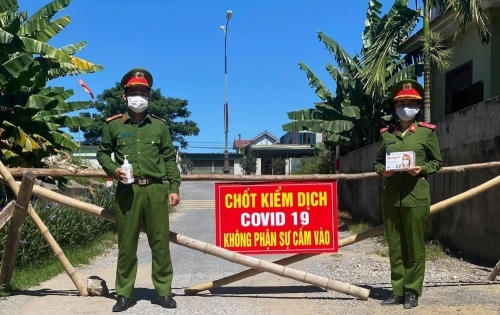 Nghệ An: Ba cán bộ khu cách ly dương tính với SARS-CoV-2