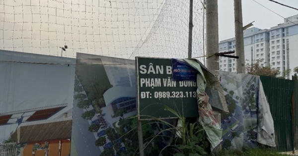 Nhức nhối việc sử dụng đất cơ sở giáo dục làm sân bóng cỏ nhân tạo tại Khu đô thị thành phố Giao lưu Nhức nhối việc sử dụng đất cơ sở giáo dục làm sân bóng cỏ nhân tạo tại Khu đô thị thành phố Giao lưu