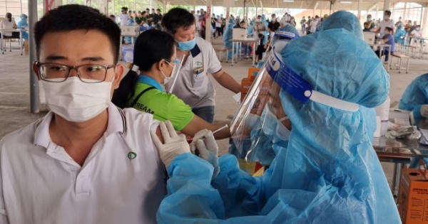 Đồng Nai: Tăng tốc phủ nhanh vắc-xin trong công nhân lao động