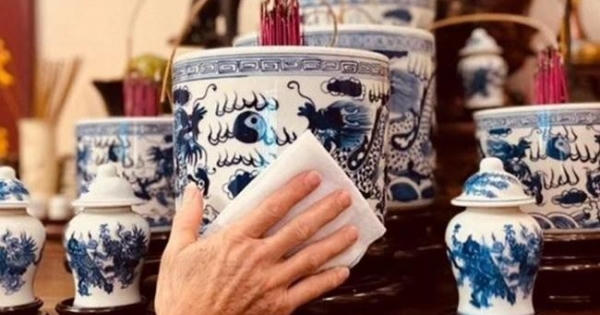 Bao sái ban thờ và rút tỉa chân nhang trước hay sau khi cúng ông Công ông Táo?