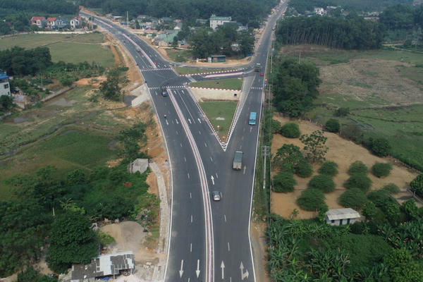 Lập Hội đồng thẩm định liên ngành Báo cáo nghiên cứu tiền khả thi Dự án xây dựng đường Hòa Lạc - Hòa Bình