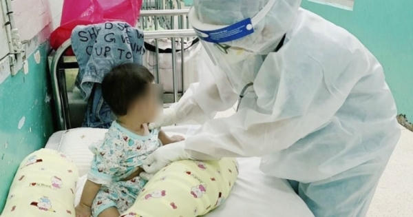 Bộ Y tế hoả tốc yêu cầu không tiêm vắc xin cho trẻ em dưới 18 tuổi Bộ Y tế hoả tốc yêu cầu không tiêm vắc xin cho trẻ em dưới 18 tuổi