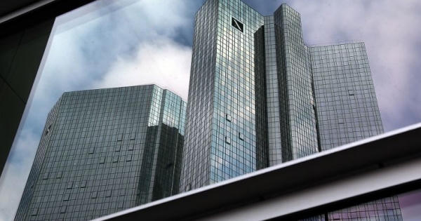 Deutsche Bank cắt giảm 18.000 nhân viên để cải tổ Deutsche Bank cắt giảm 18.000 nhân viên để cải tổ