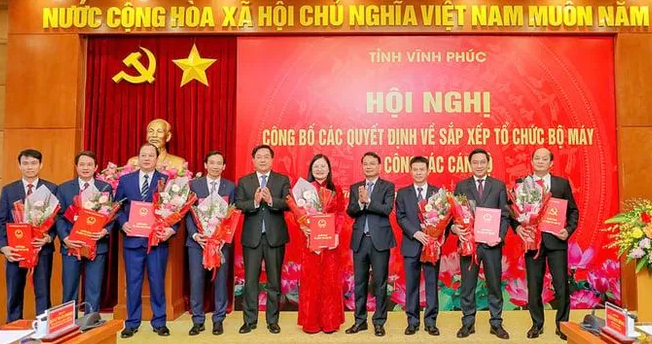 Vĩnh Phúc bổ nhiệm 8 Giám đốc sở sau khi tinh gọn bộ máy Vĩnh Phúc bổ nhiệm 8 Giám đốc sở sau khi tinh gọn bộ máy