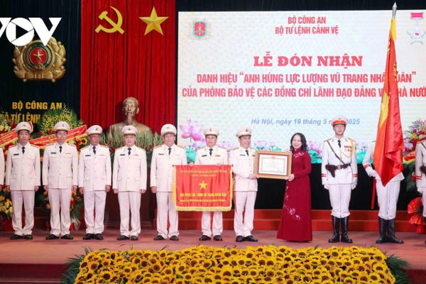 Phòng bảo vệ các lãnh đạo Đảng và Nhà nước nhận danh hiệu Anh hùng Lực lượng vũ trang nhân dân