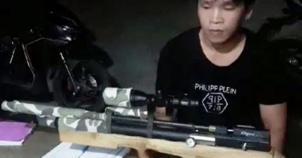 Trai làng 'thủ' súng tự chế 'đi chơi' tối