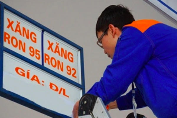 Giá xăng tiếp tục được điều chỉnh tăng nhẹ