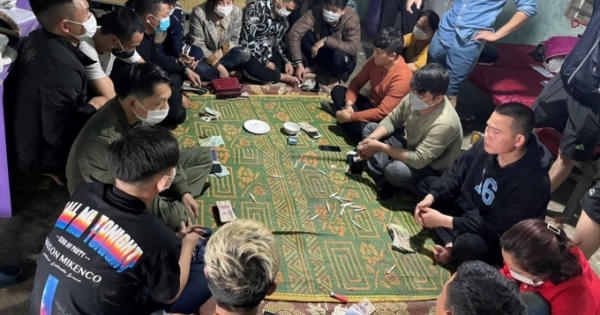 Đột kích trang trại phá sới bạc “khủng” thu giữ hàng trăm triệu đồng
