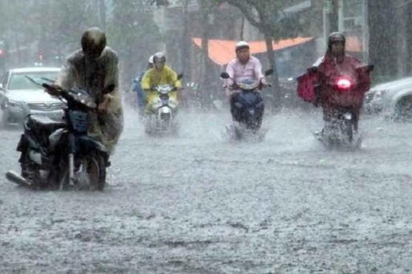 Mưa to và dông xảy ra tại nhiều địa phương trên cả nước