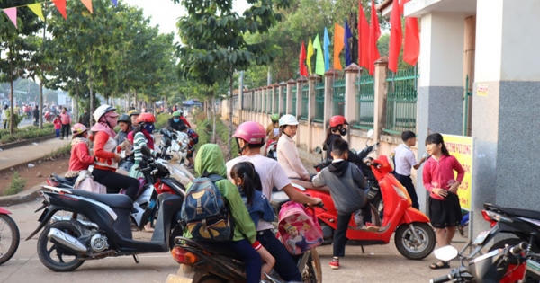 Học sinh Bình Phước nghỉ học tạm thời để phòng, chống dịch Corona Học sinh Bình Phước nghỉ học tạm thời để phòng, chống dịch Corona