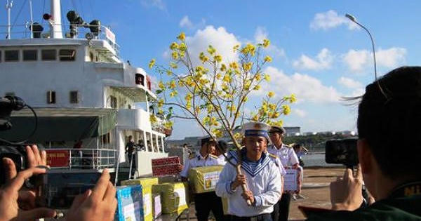 Xuân sớm phía đường biên trên biển Tổ quốc