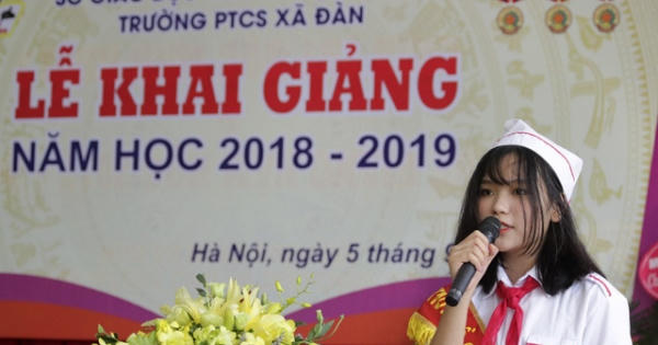 Lễ khai giảng đặc biệt của học sinh khiếm thính ở Hà Nội