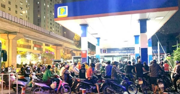 Xăng dầu thiếu cục bộ: Cũng là đứt gãy chuỗi cung ứng! Xăng dầu thiếu cục bộ: Cũng là đứt gãy chuỗi cung ứng!