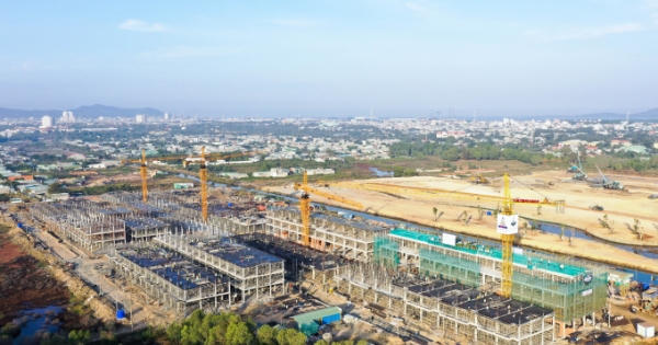 Cất nóc nhà phố vườn thuộc giai đoạn 1 dự án La Vida Residences