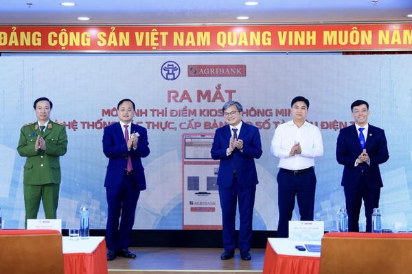 Hà Nội ra mắt Kiosk thông minh phục vụ thủ tục hành chính