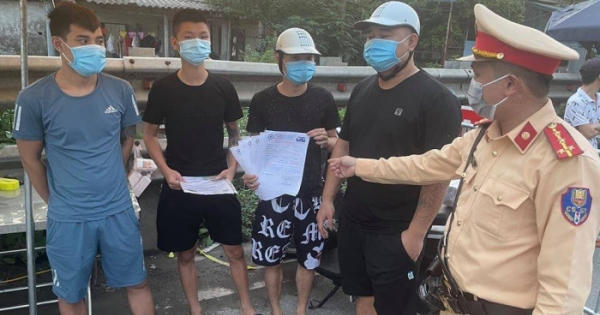 Phát hiện 10 giấy xét nghiệm Covid-19 trống họ tên, có sẵn dấu đỏ Bệnh viện NN&PTNT Phát hiện 10 giấy xét nghiệm Covid-19 trống họ tên, có sẵn dấu đỏ Bệnh viện NN&PTNT