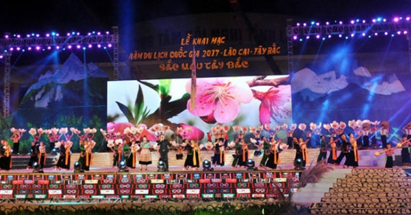 Khai mạc Năm Du lịch quốc gia 2017: Sắc màu Tây Bắc trong vườn xuân đất nước