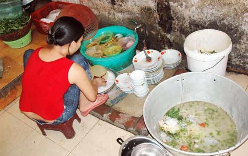 Khiếp đảm với chồng bát đũa trong 6 ngày Tết về nhà chồng