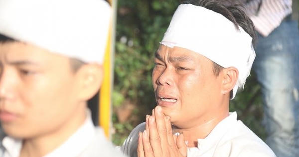 Quê nghèo đau đớn tiễn biệt các nạn nhân về nơi an nghỉ Quê nghèo đau đớn tiễn biệt các nạn nhân về nơi an nghỉ