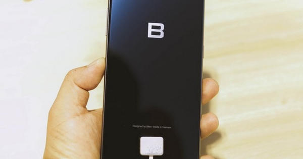 Những câu hỏi được đặt ra sau sự kiện trình làng BPhone 2017