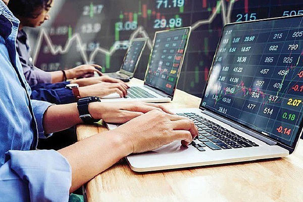 Xử phạt nặng hai cá nhân thao túng cổ phiếu PDR bằng 164 tài khoản giao dịch