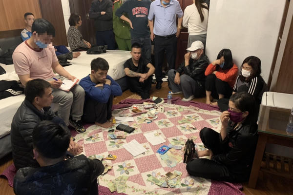 Công an Hạ Long triệt phá ổ đánh bạc lưu động trong nhà nghỉ