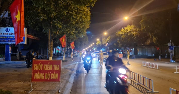 Quảng Ninh: Công an Cẩm Phả trực xuyên Tết ngăn chặn xử lý lái xe vi phạm nồng độ cồn