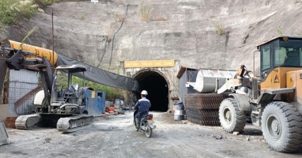 Lai Châu: Hơn 100 hộ dân "khát nước" vì thi công thuỷ điện Mường Kim 3